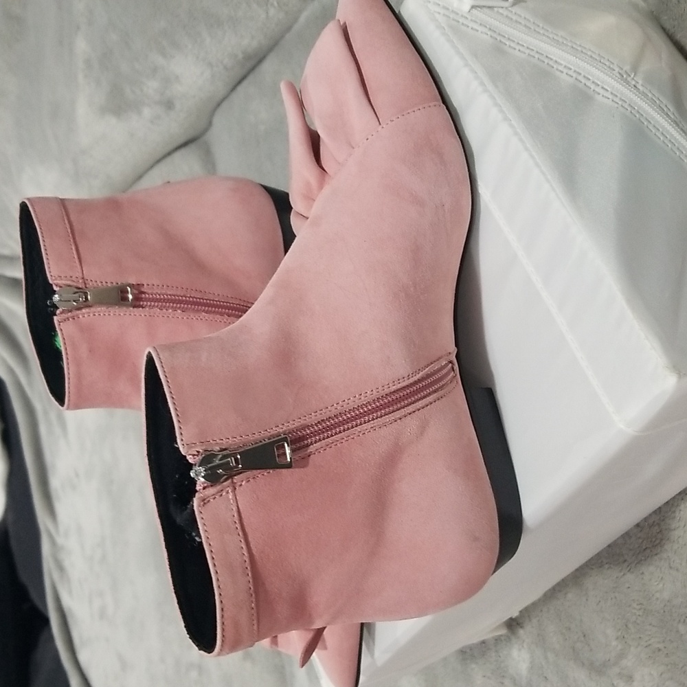 JW ANDERSON Pink Suede Ruffle Ankle Booties - Picture 2 of 5